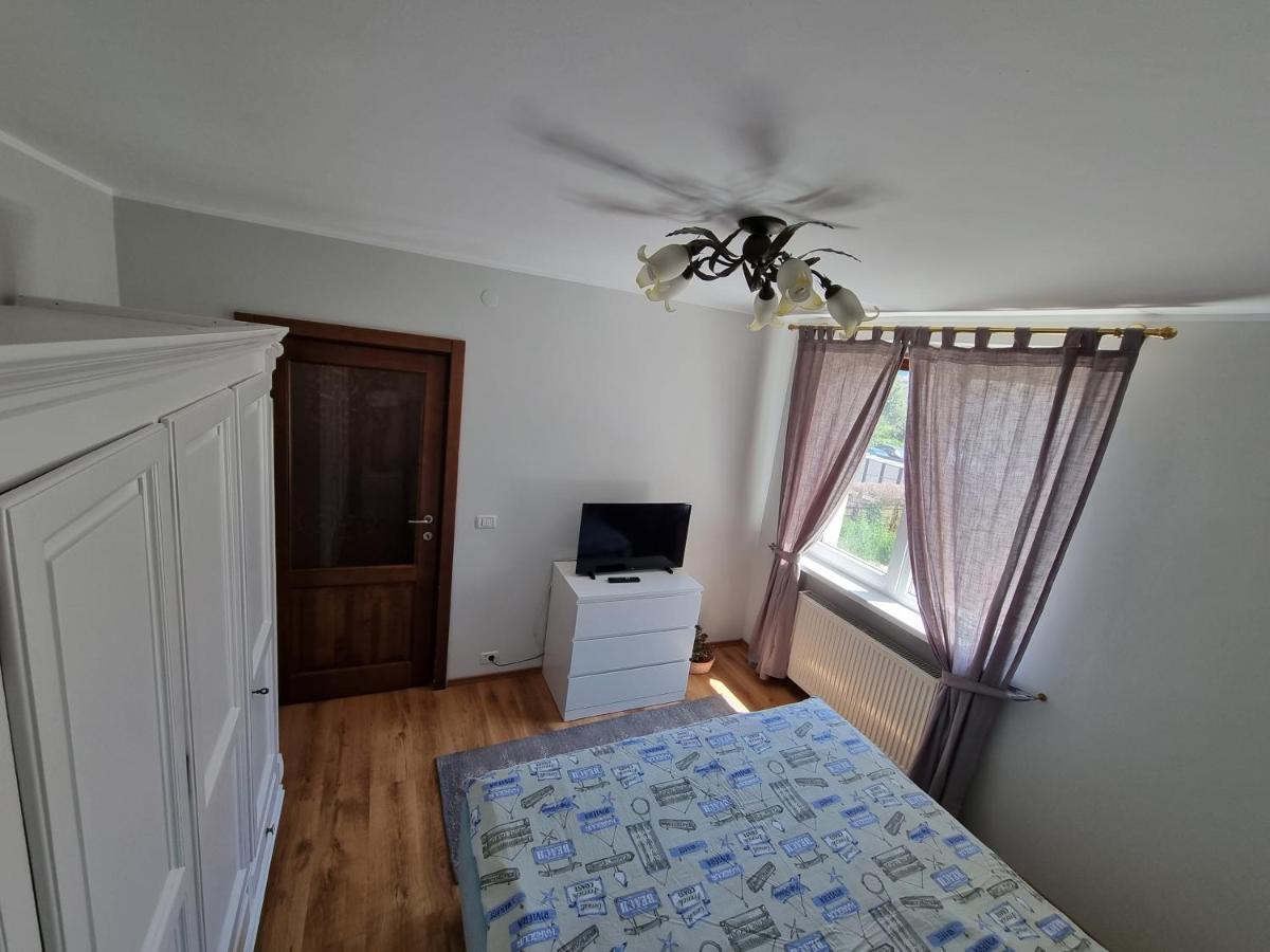 Yla Apartments Piatra Neamt Exterior photo