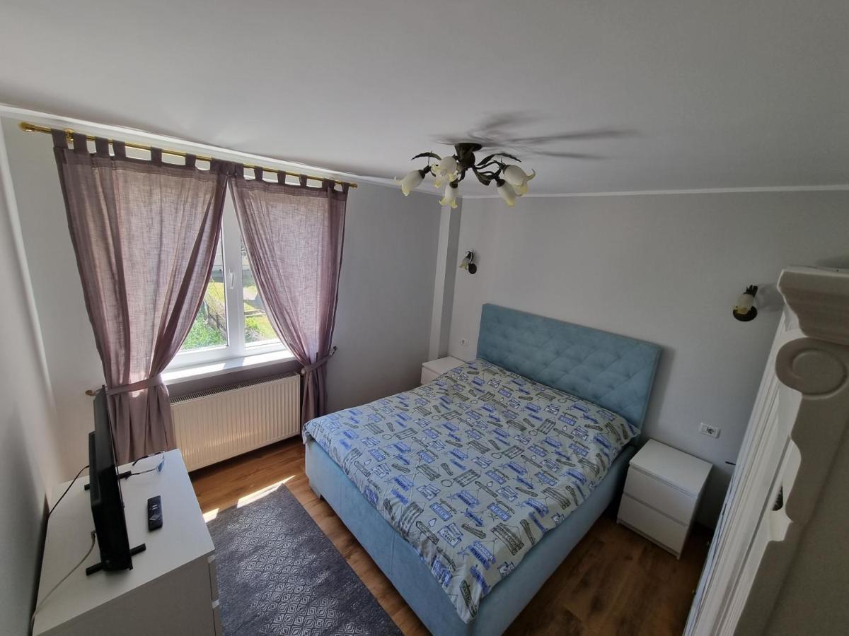 Yla Apartments Piatra Neamt Exterior photo